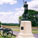 battlefield & cannon seen on gettysburg bus tour